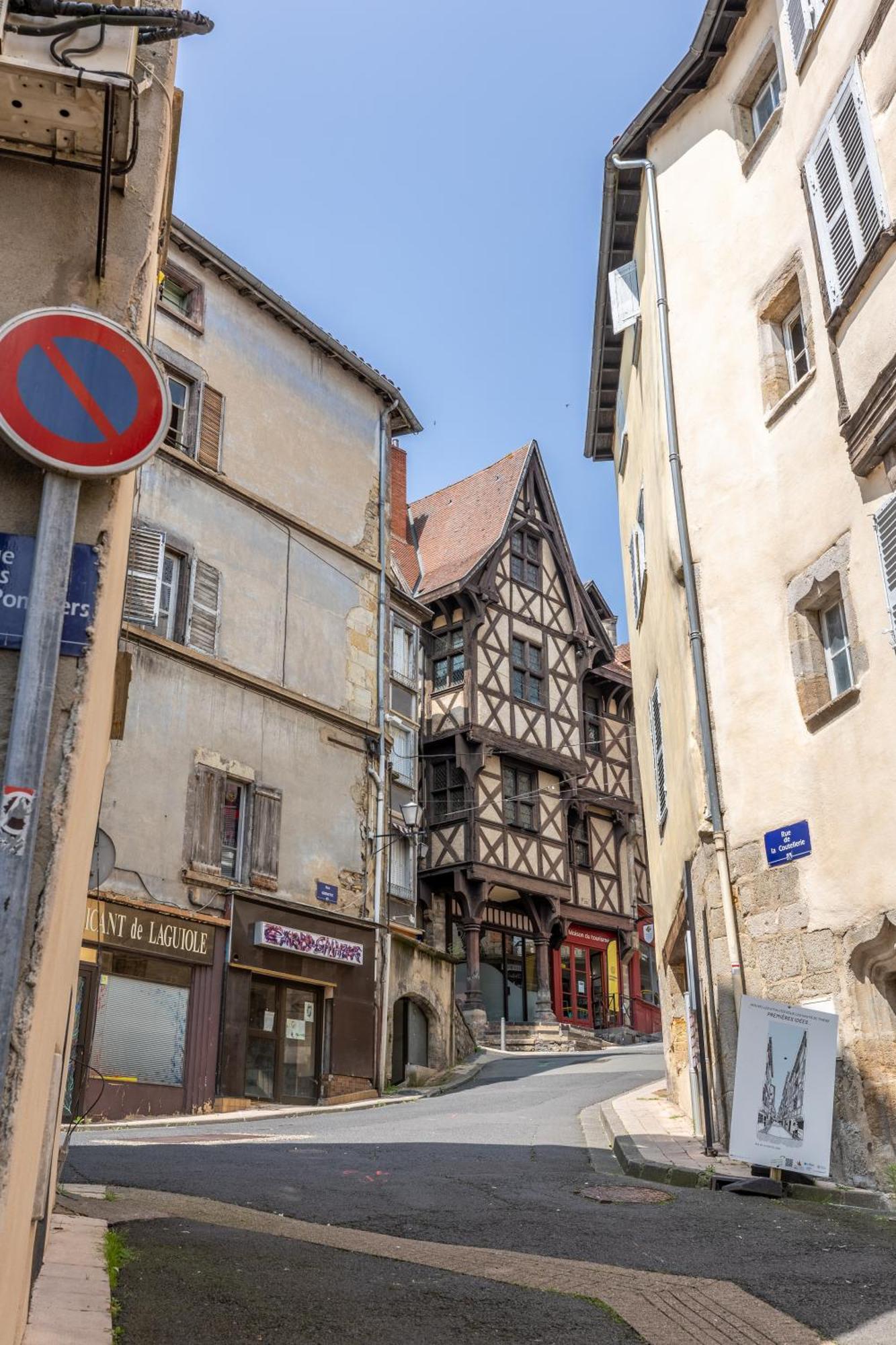 Le Petit Pirou # Cosy # Halte Auvergne 梯也尔 外观 照片